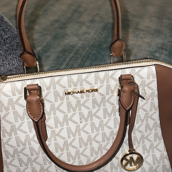 BRAND NEW NEVER USED STUNNING MICHEAL KORS CIARA VANILLA SATCHEL BAG - Picture 9 of 13